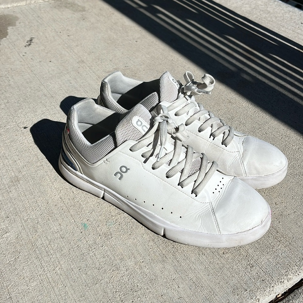 men’s on cloud rodger white sneakers